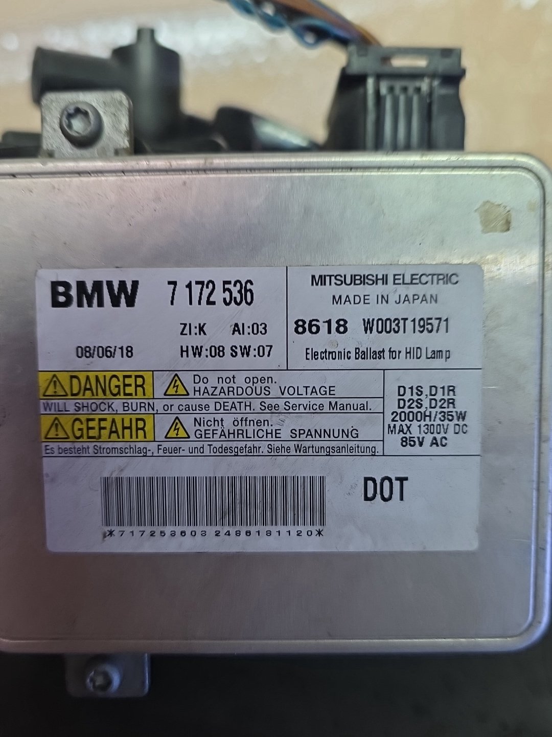 2009 BMW 320i - Right Headlight PN:
