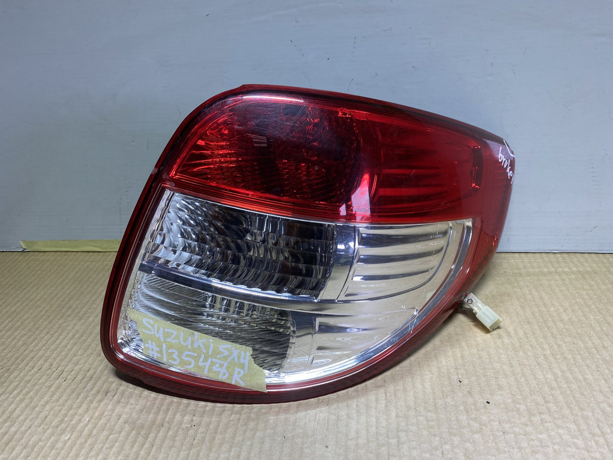 2006 Suzuki SX4 YA11S - Right Taillight PN: Koito 220-59135