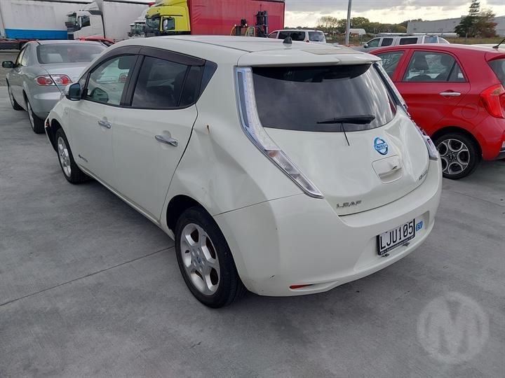 2011 Nissan Leaf ZE0 Dismantling For Parts