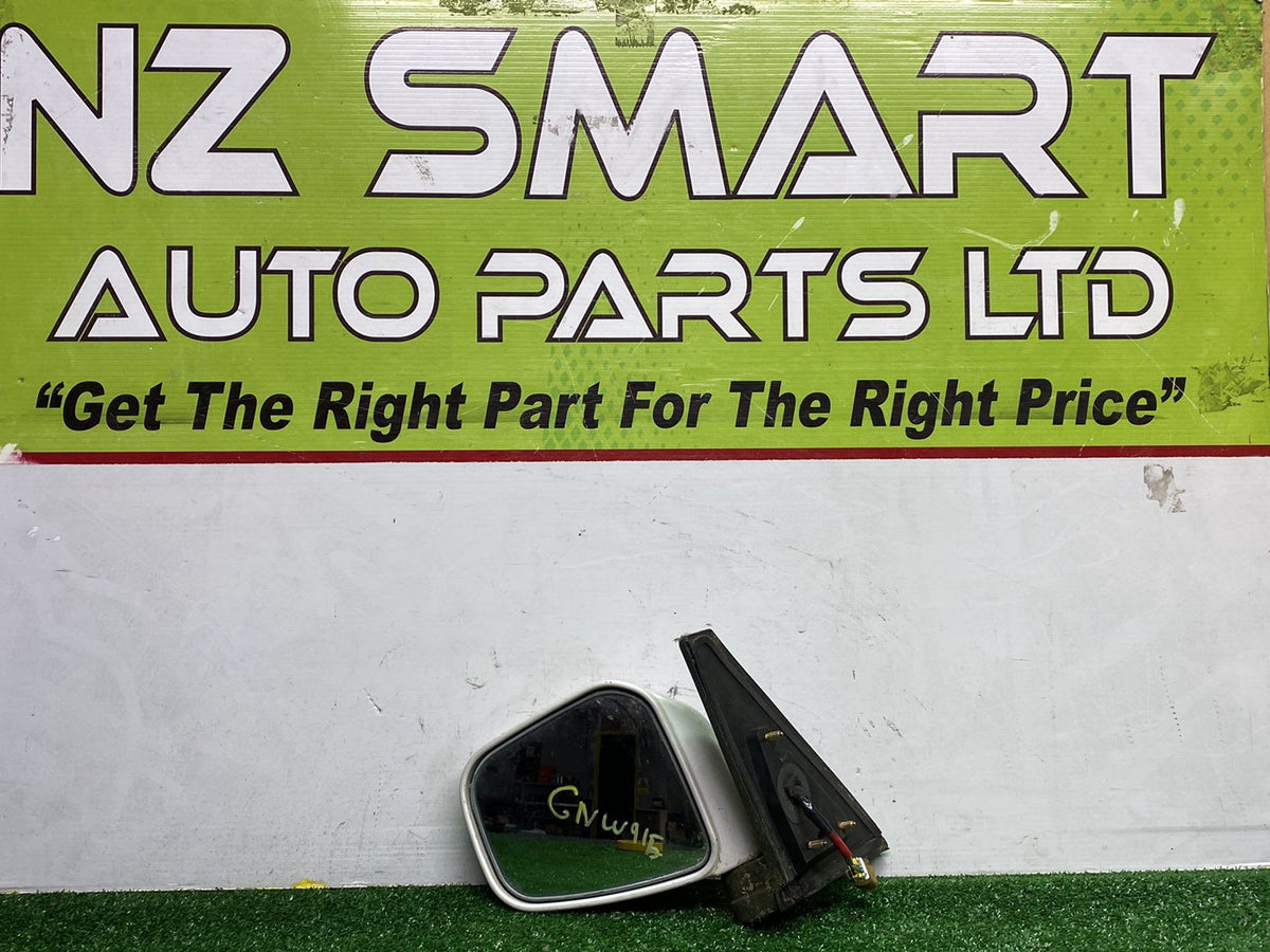 2002 Mitsubishi Pajero - Left Door Mirror PN: 5 wires