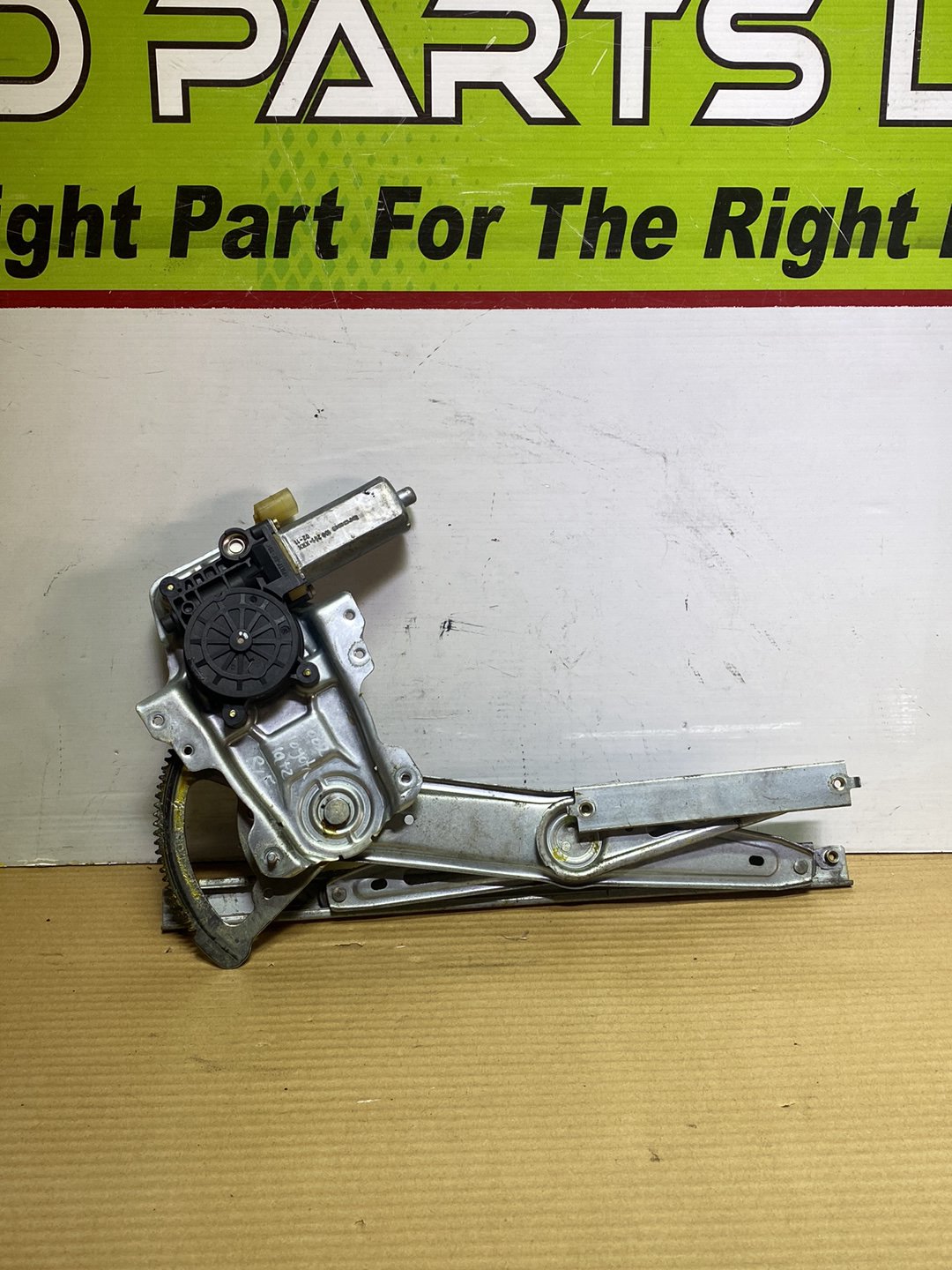 2002 Toyota Platz- Right Front Window Regulator/Motor PN: