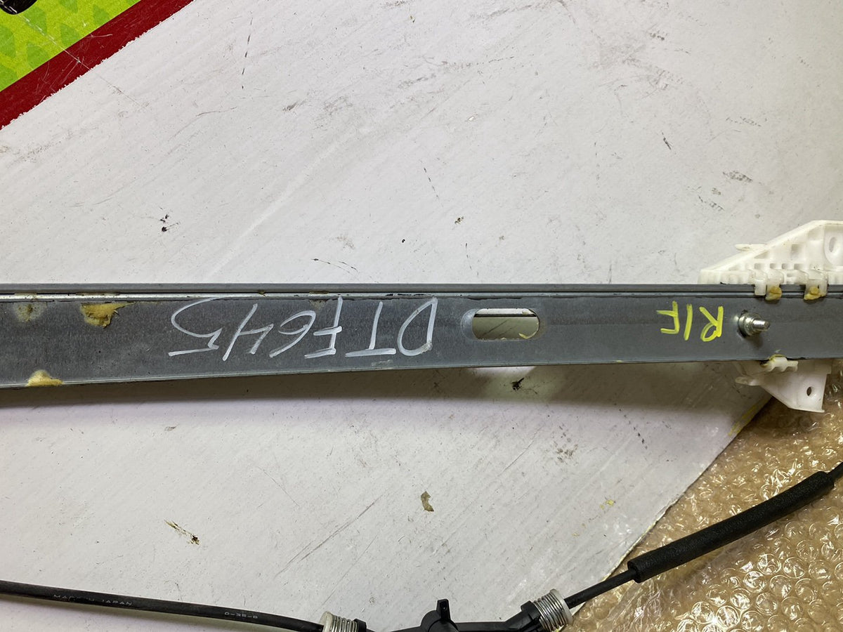 2007 Mazda CX-7 - Right Front Window Regulator/Motor PN: see photos
