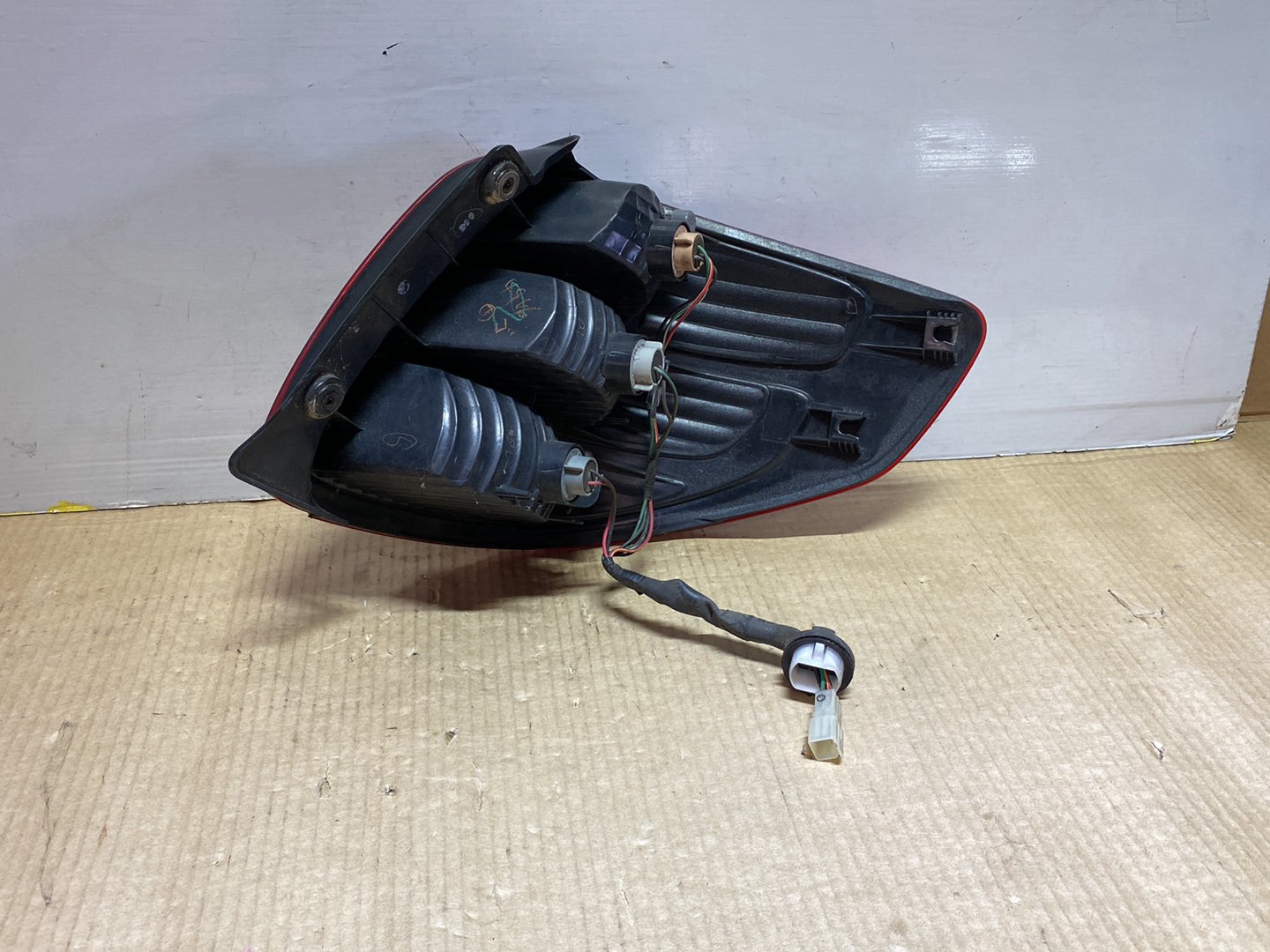 2006 Suzuki SX4 YA41S - Left Taillight PN: Koito 220-59135