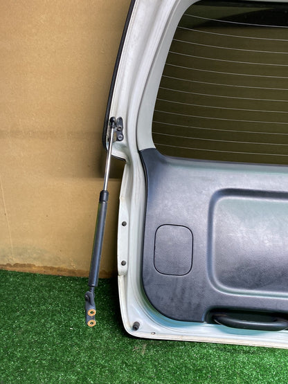 2005 Used Toyota Ipsum - Tailgate PN: See photos-complete
