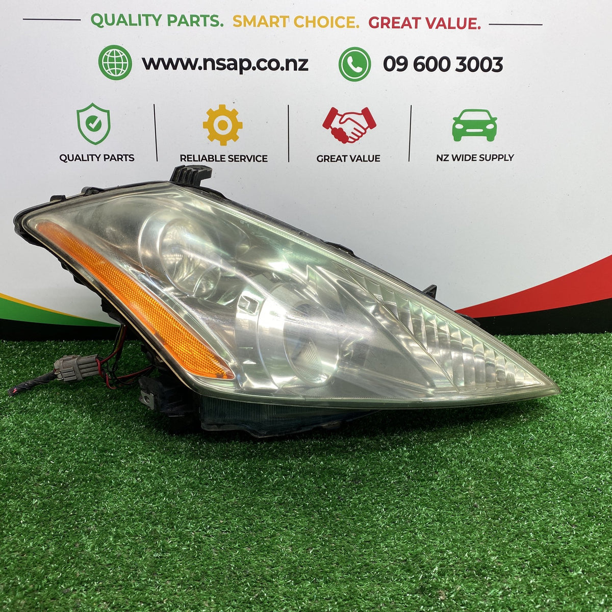 2004 Nissan Murano - Right Headlight PN: KOITO 100-63779