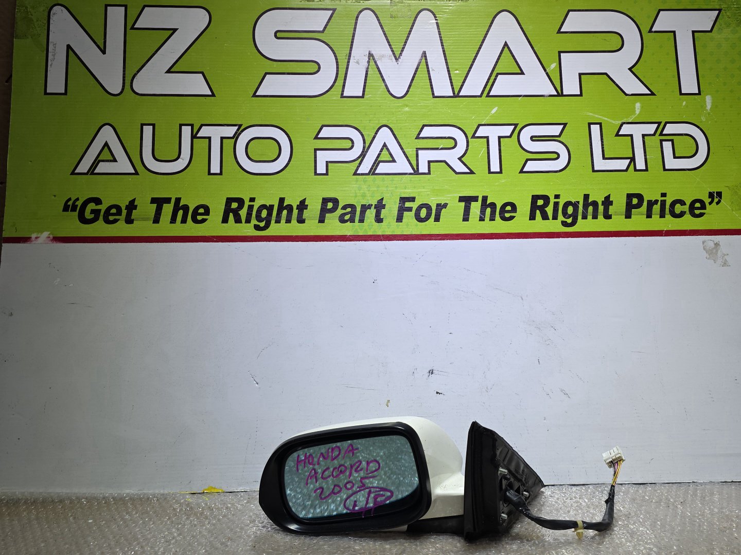 2005 Honda Accord- Left Door Mirror PN: 8 wires