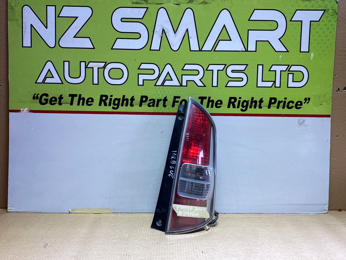 2005 Used Toyota Passo KGC10 - Right Taillight PN: Koito 220-51762