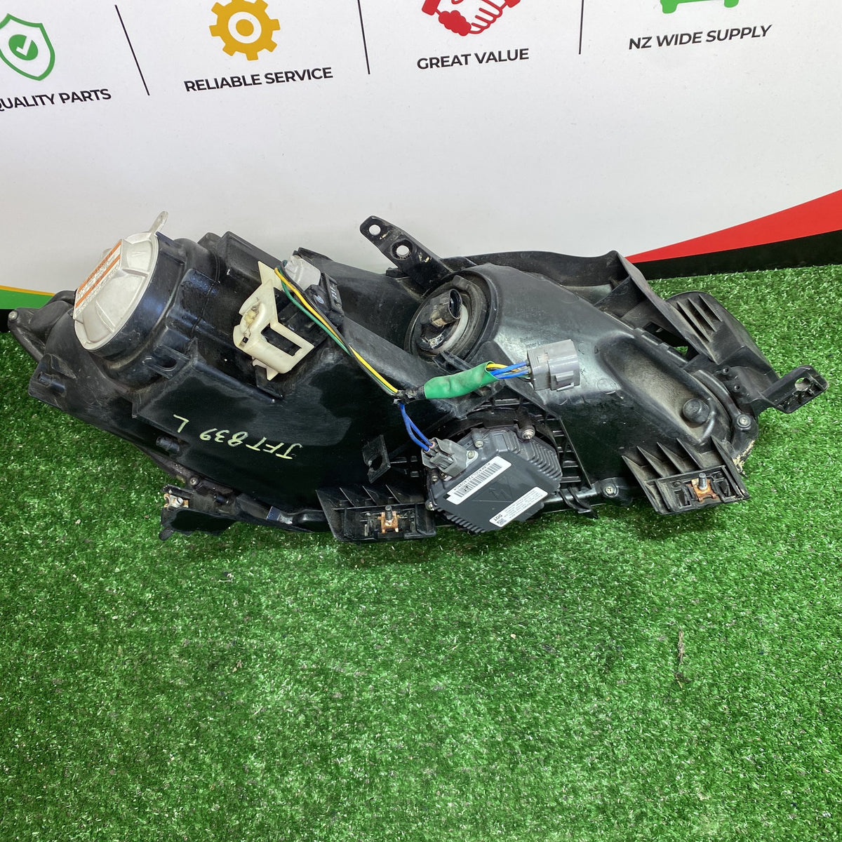 2007 Mazda CX-7 - Left Headlight PN: KOITO 100-41026