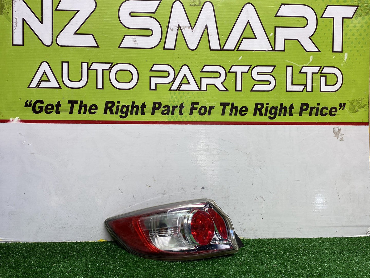 2009 Mazda Axela - Left Taillight LENS: STANLEY P8239/PN: BCW8-51-160E