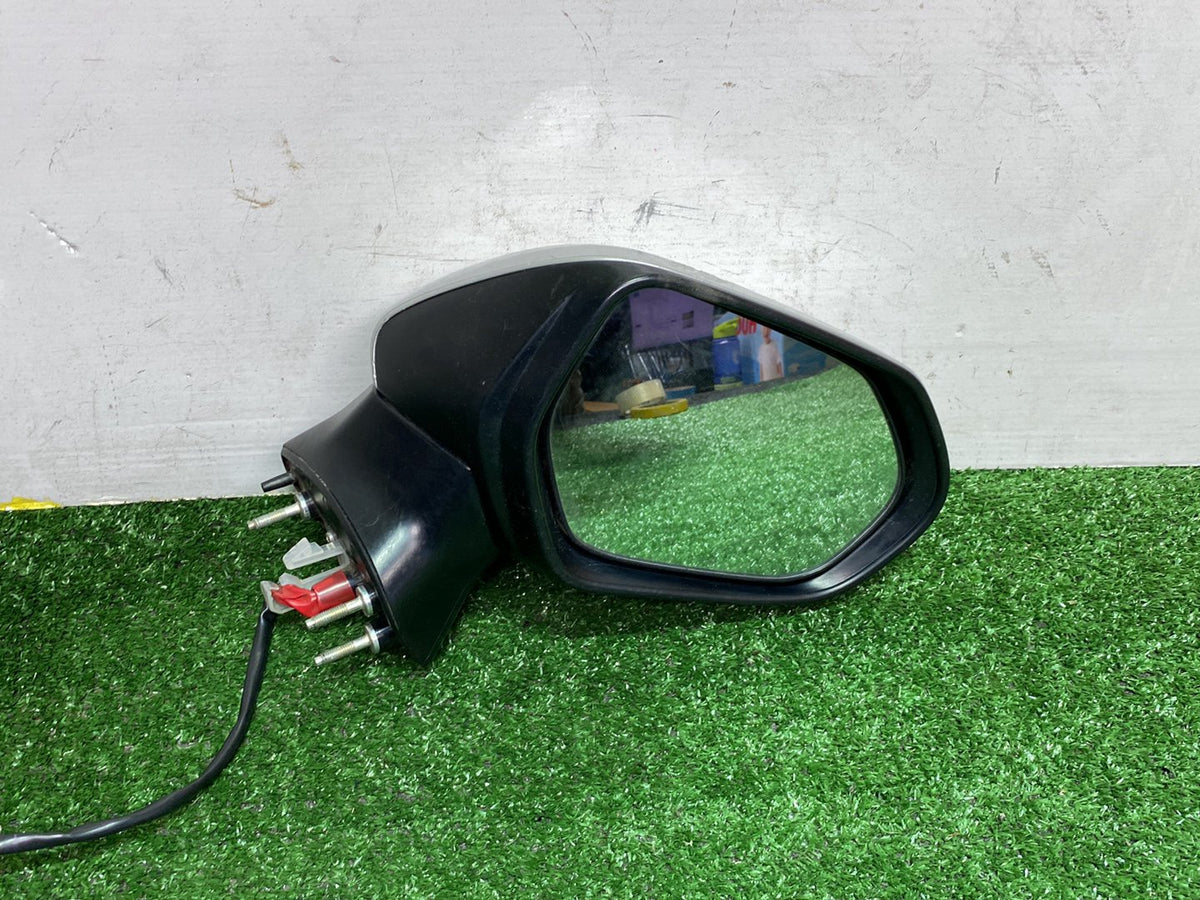2016 - 2021 - Used Toyota Prius ZVW50R - Right Door Mirror - Standard Type