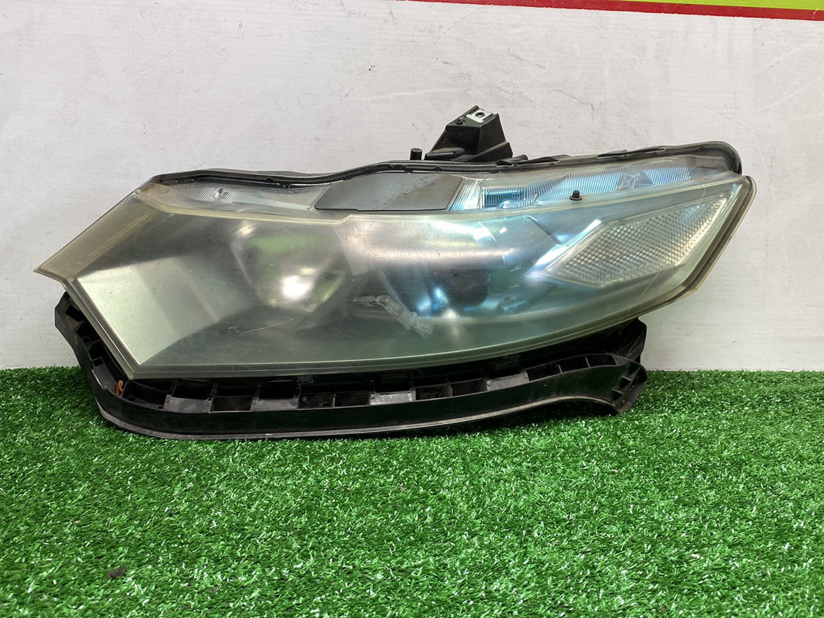 2009 Honda Insight - Left Headlight PN: KOITO 100-22878