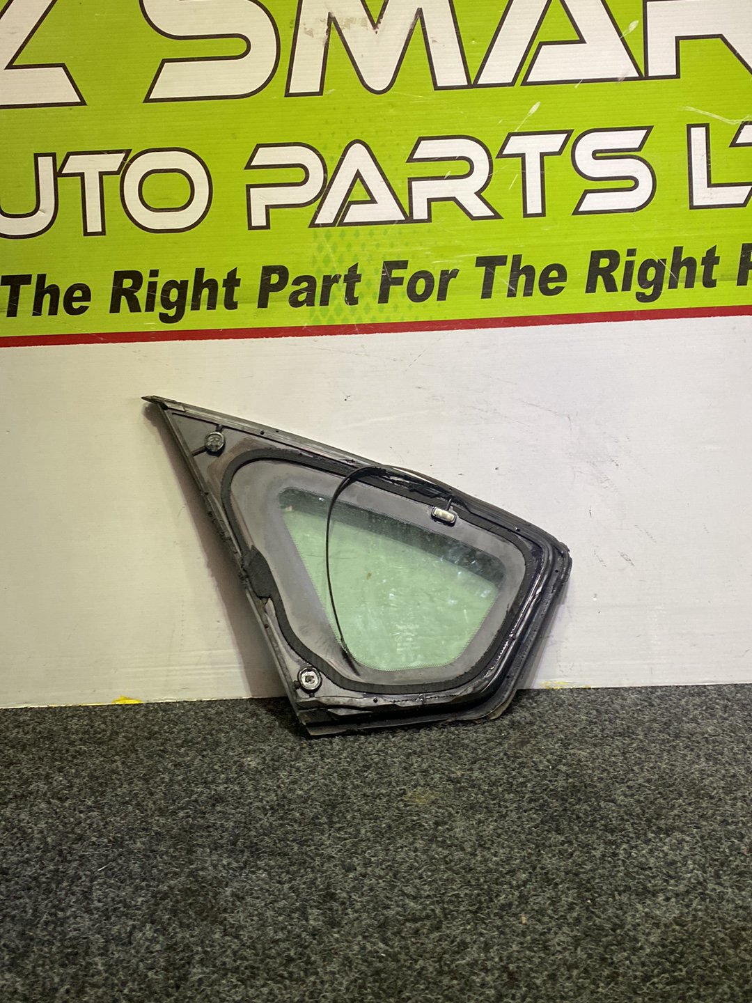 2004 Nissan Teana- Right Rear Cargo Glass PN: Tint Number M2E2