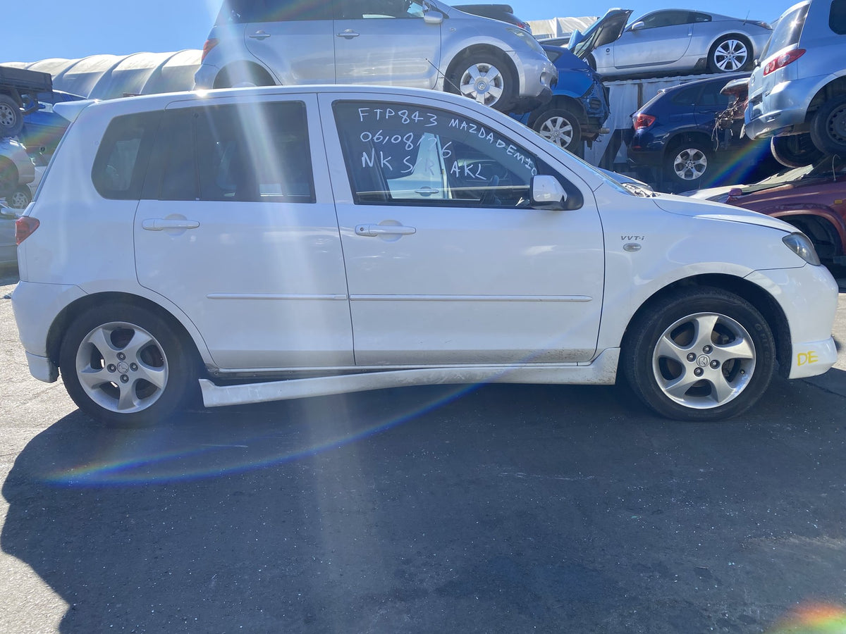 2003 Mazda Demio DY5W  Dismantling For Parts