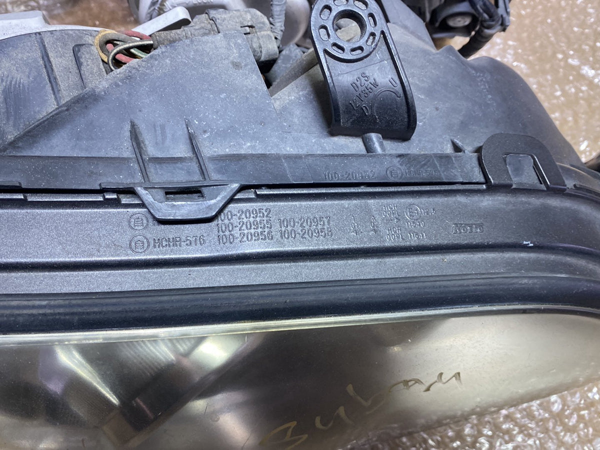 2006 Subaru Legacy - Right Headlight PN: see photos