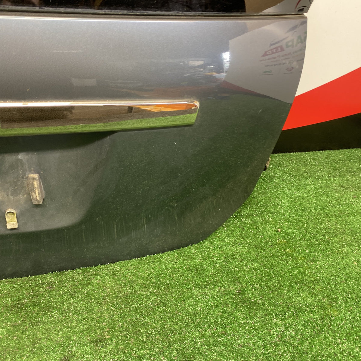 2003 Used Toyota Wish - Tailgate PN: 6700568030