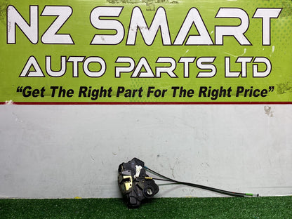 2005 Used Toyota Ist NCP60 - Right Front Lock Actuator PN: 69030-33241
