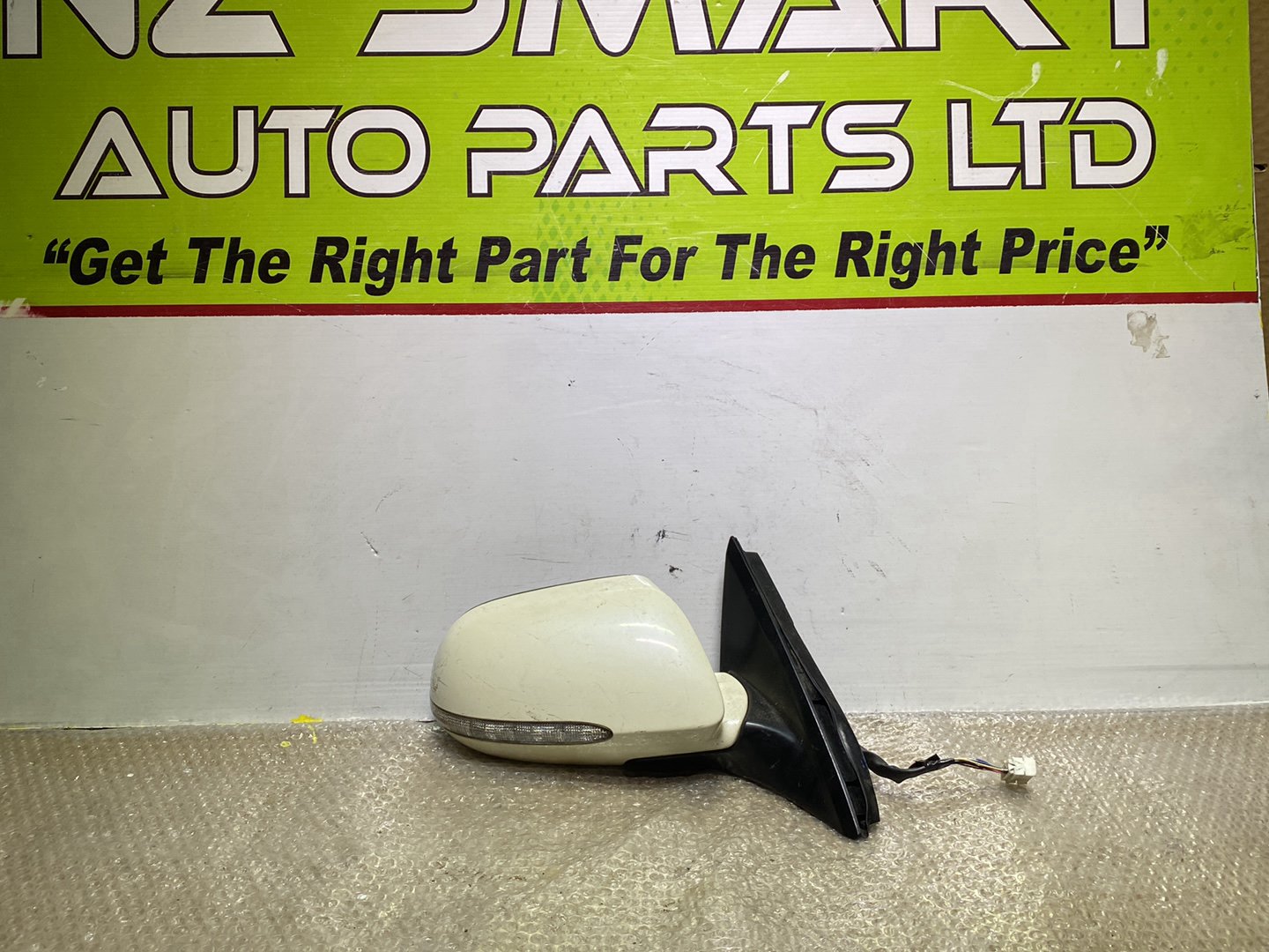2005 Honda Accord- Right Door Mirror PN: 8 wires