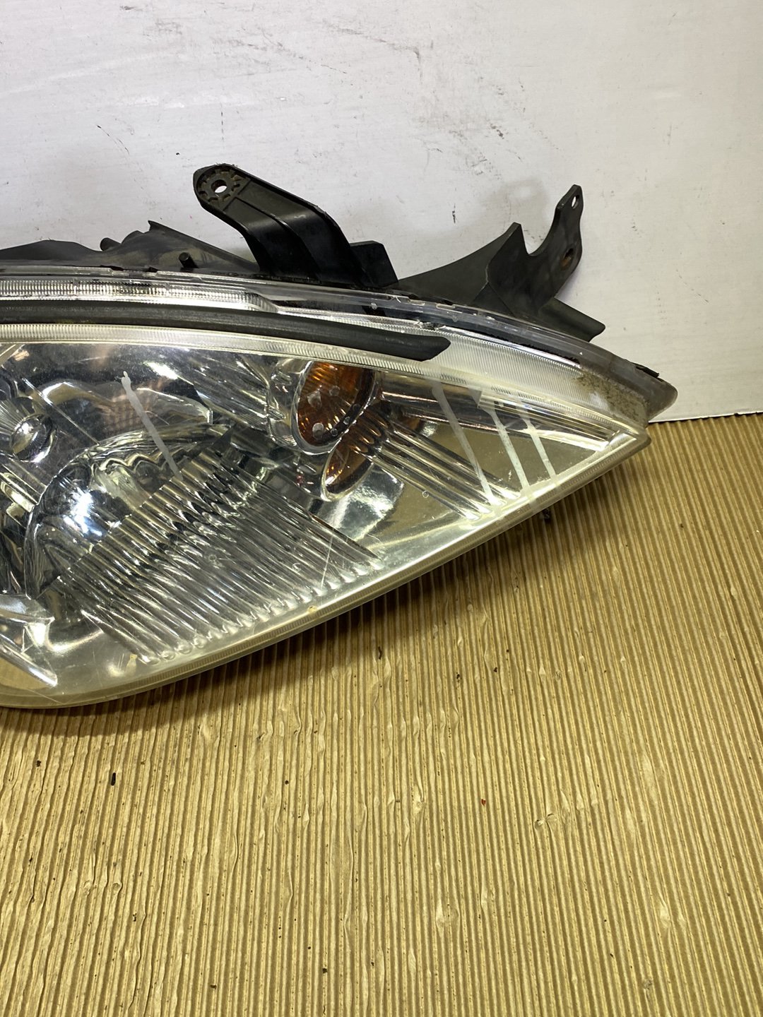 2007 Mitsubishi Lancer- Right Headlight PN: STANLEY P3521