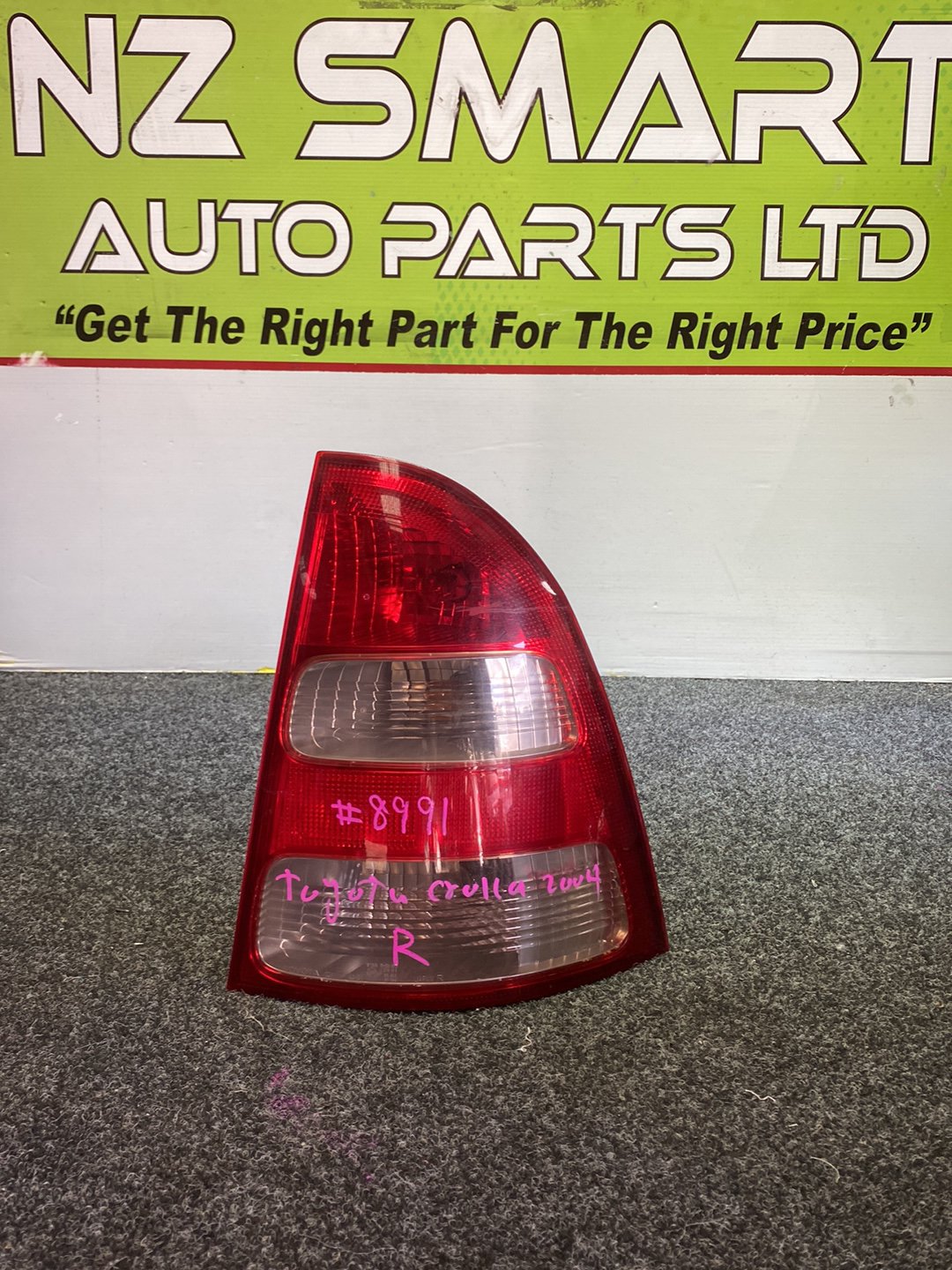 2004 Toyota Corolla - Right Taillight PN: Koito 13-61