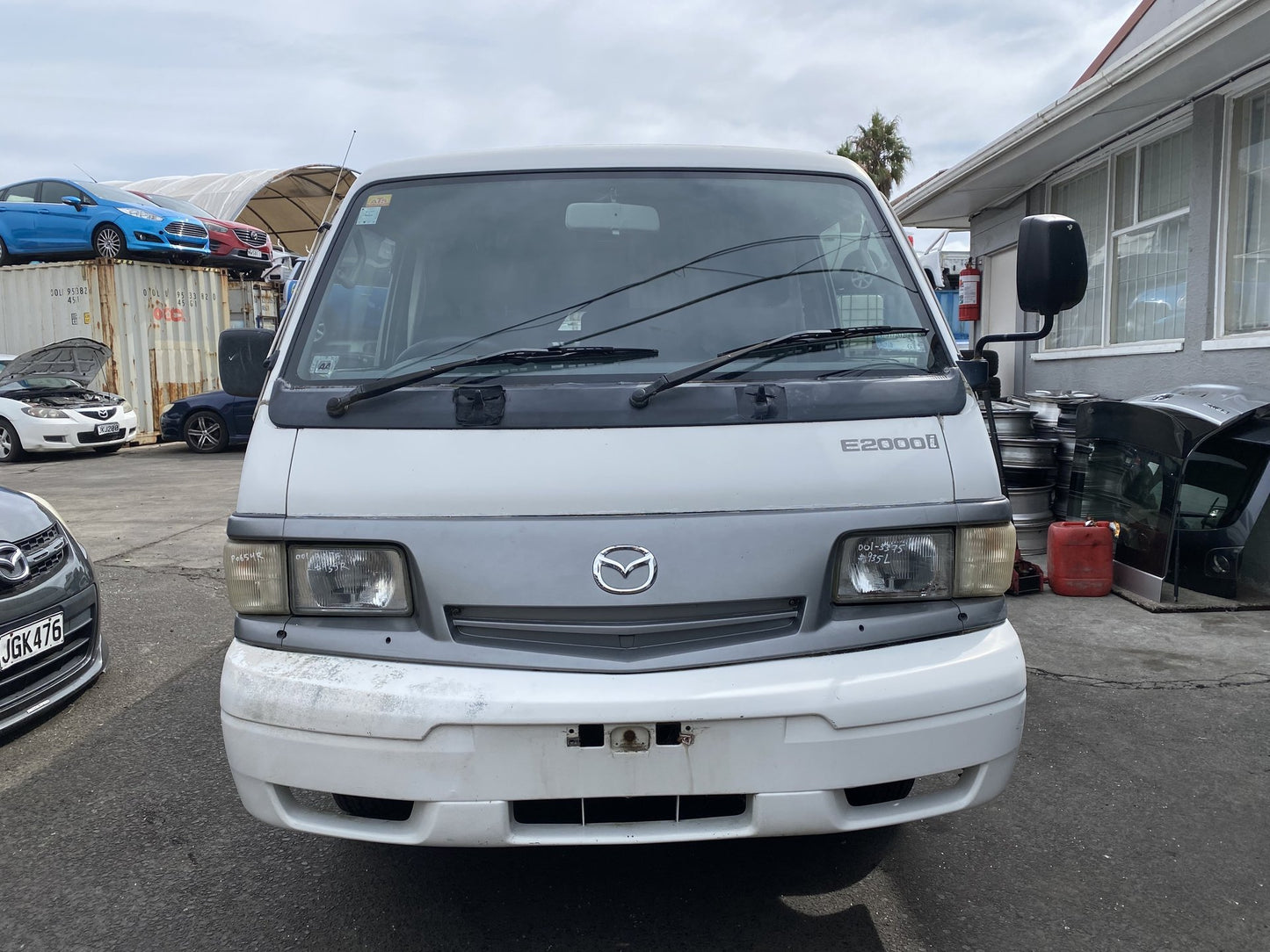 2005 Mazda E2000 Dismantlinng For Parts