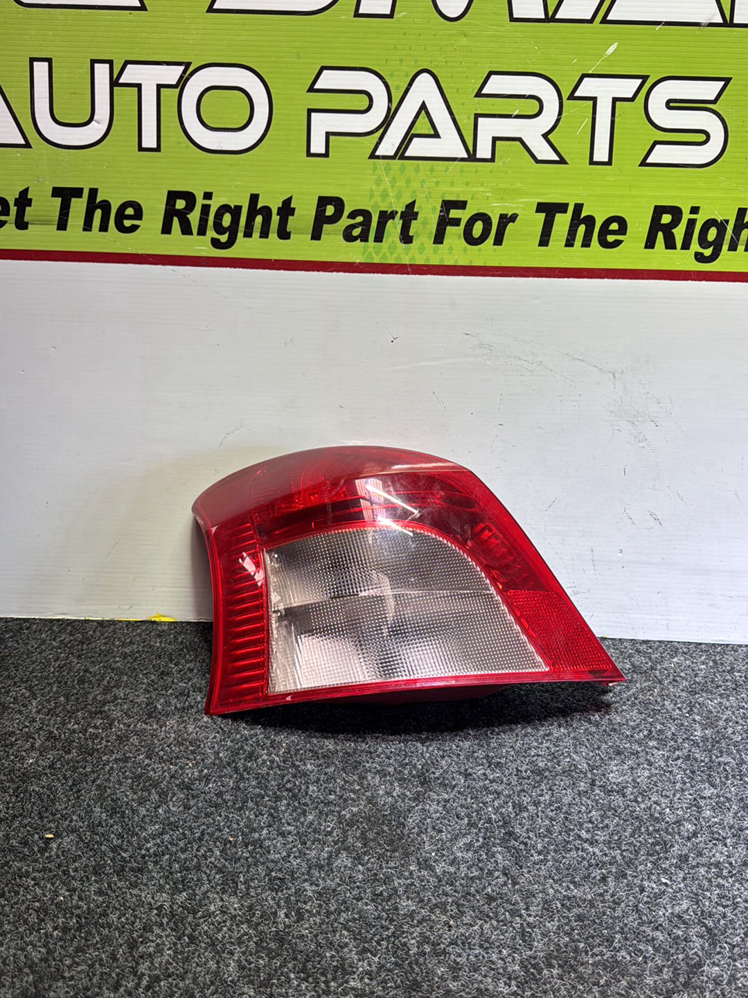 2006 Toyota Vitz - Left Taillight PN: KOITO 52-142