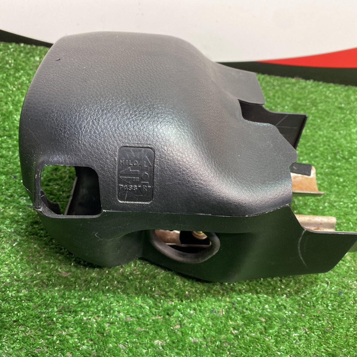 2008 Nissan Navara - Steering Column Shroud PN: MN123852