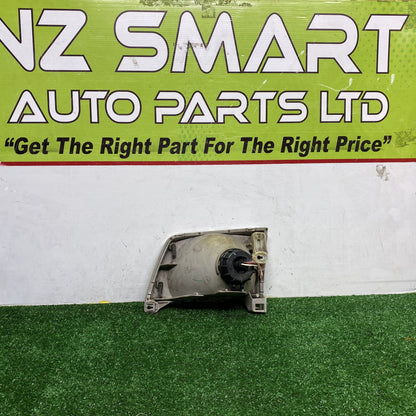 2009 Mazda Bongo Friendee SK82V - Right Headlight PN: STANLEY P0220