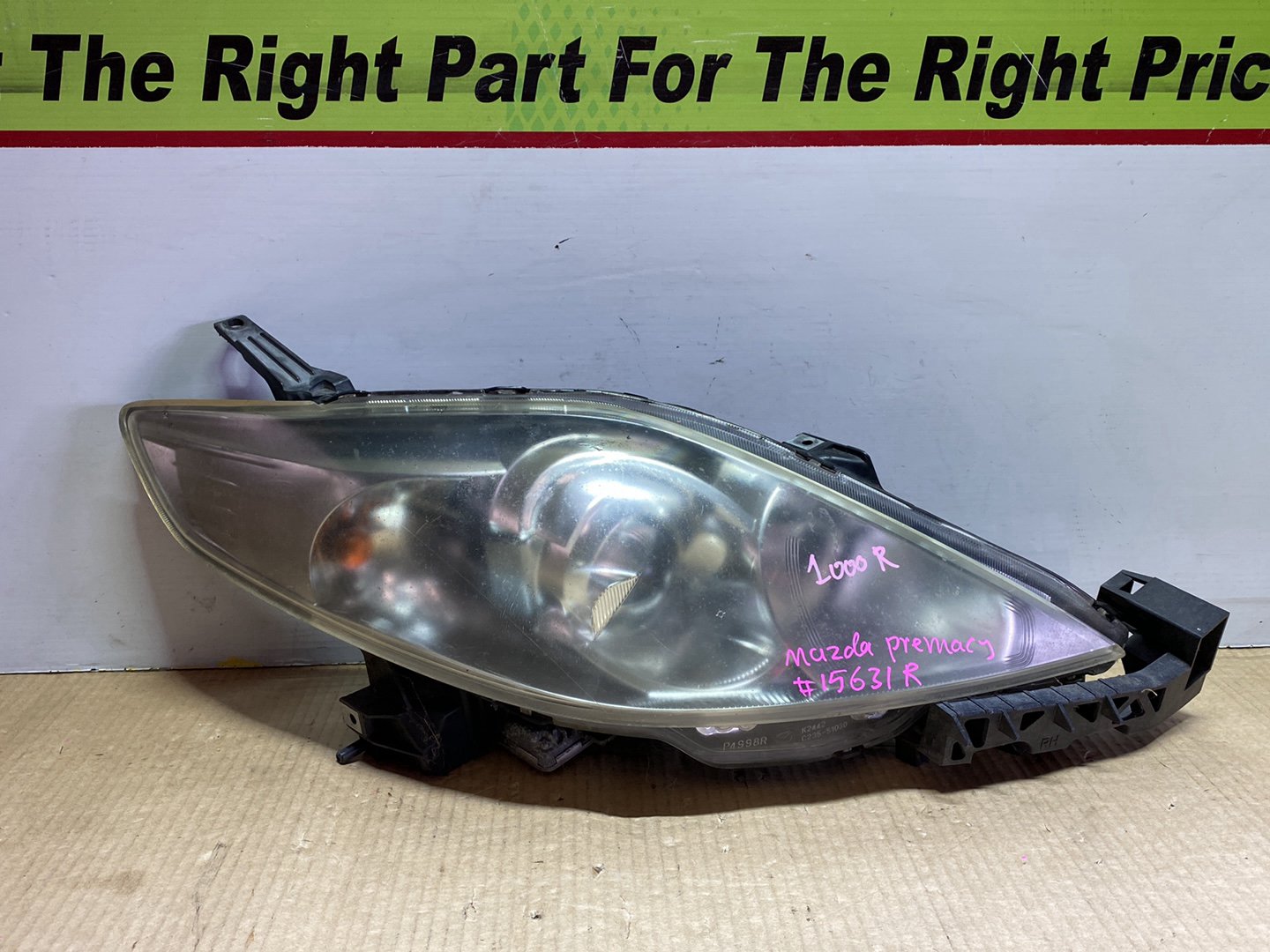 2005 Mazda Premacy CREW - Right Headlight PN: P4998