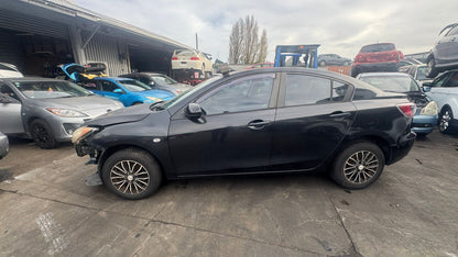 2011 Mazda Mazda3 JM0BL10F100223268  Dismantling For Parts