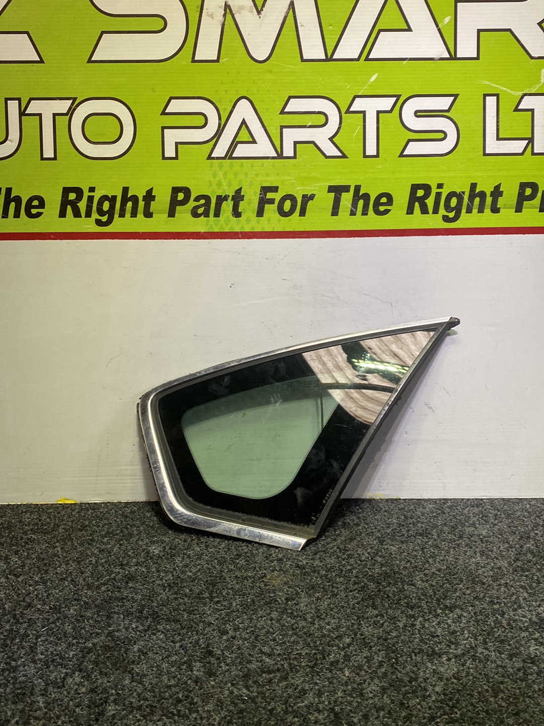 2004 Nissan Teana- Right Rear Cargo Glass PN: Tint Number M2E2