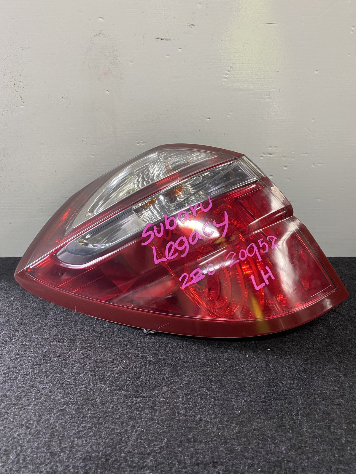 2007 Subaru Legacy - Left Taillight LENS: KOITO 220-20952/ PN: 84201AG332