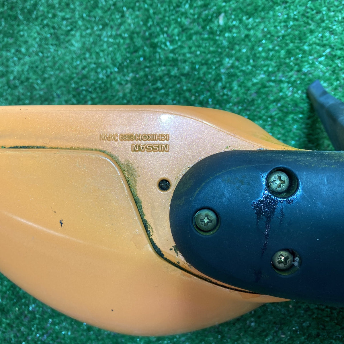 2004 Nissan March - Left Door Mirror PN: 2 Plugs 7 Wires