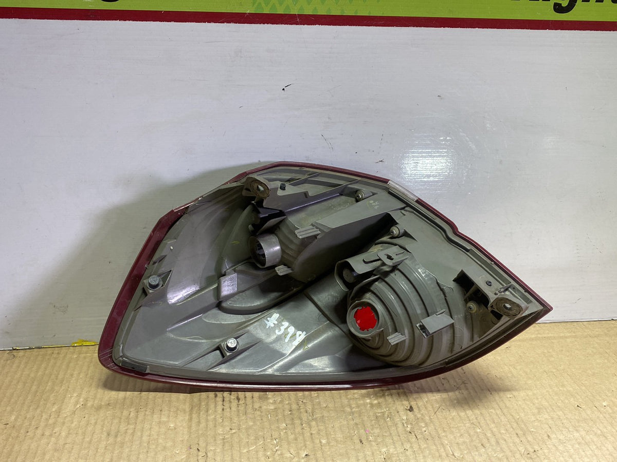 2006-2007 Subaru Legacy IV BP BP5 - Right Taillight LENS: Koito 220-20952/PN: 84201AG322