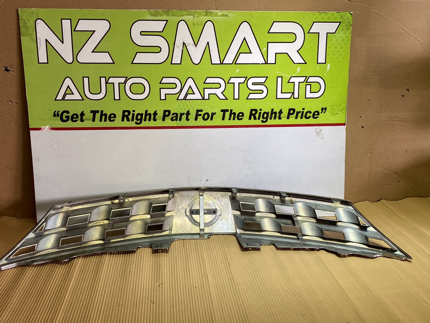 2007 Nissan Murano- Upper Radiator Grille PN: See photos