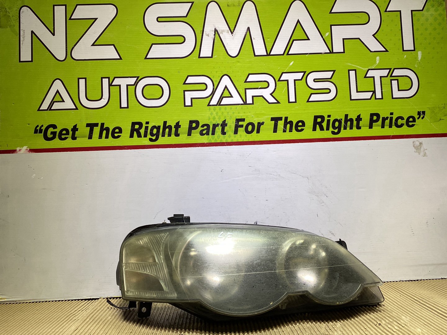 2005 Ford Falcon- Right Headlight PN: see photos