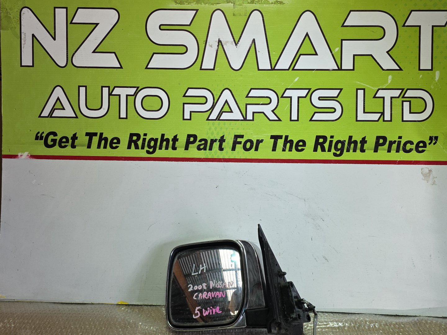 2008 Nissan Caravan- Left Door Mirror PN: 5 wires