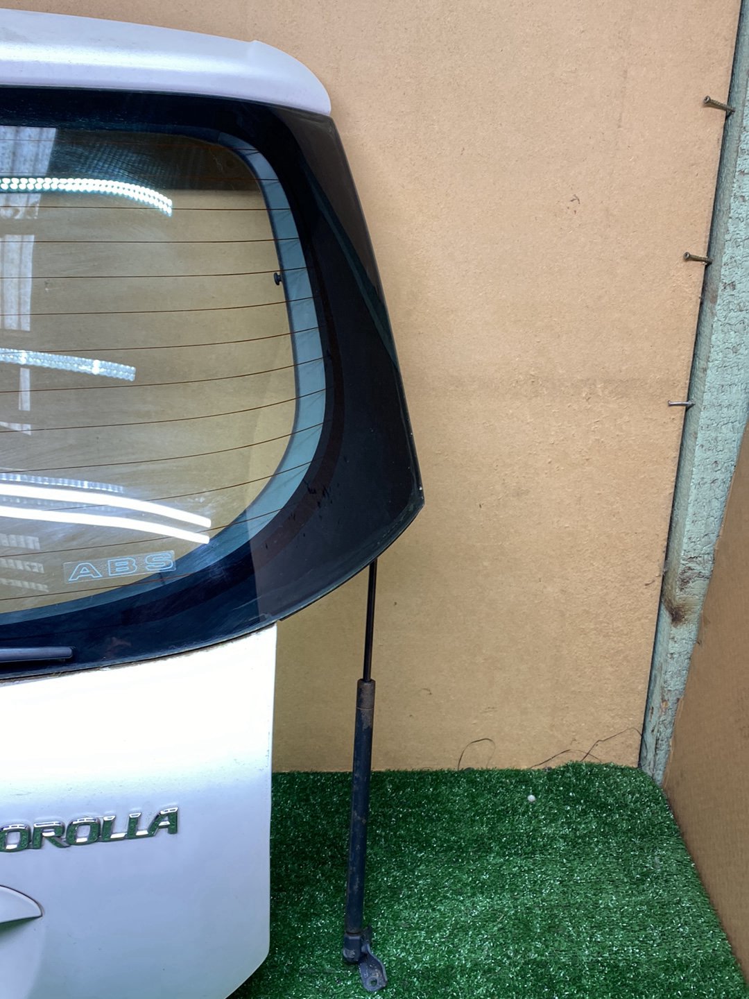 Dec 2001 to Jun 2007 - Toyota Corolla ZZE122 Hatchback - Tailgate - Non Spoiler Type 670051F820