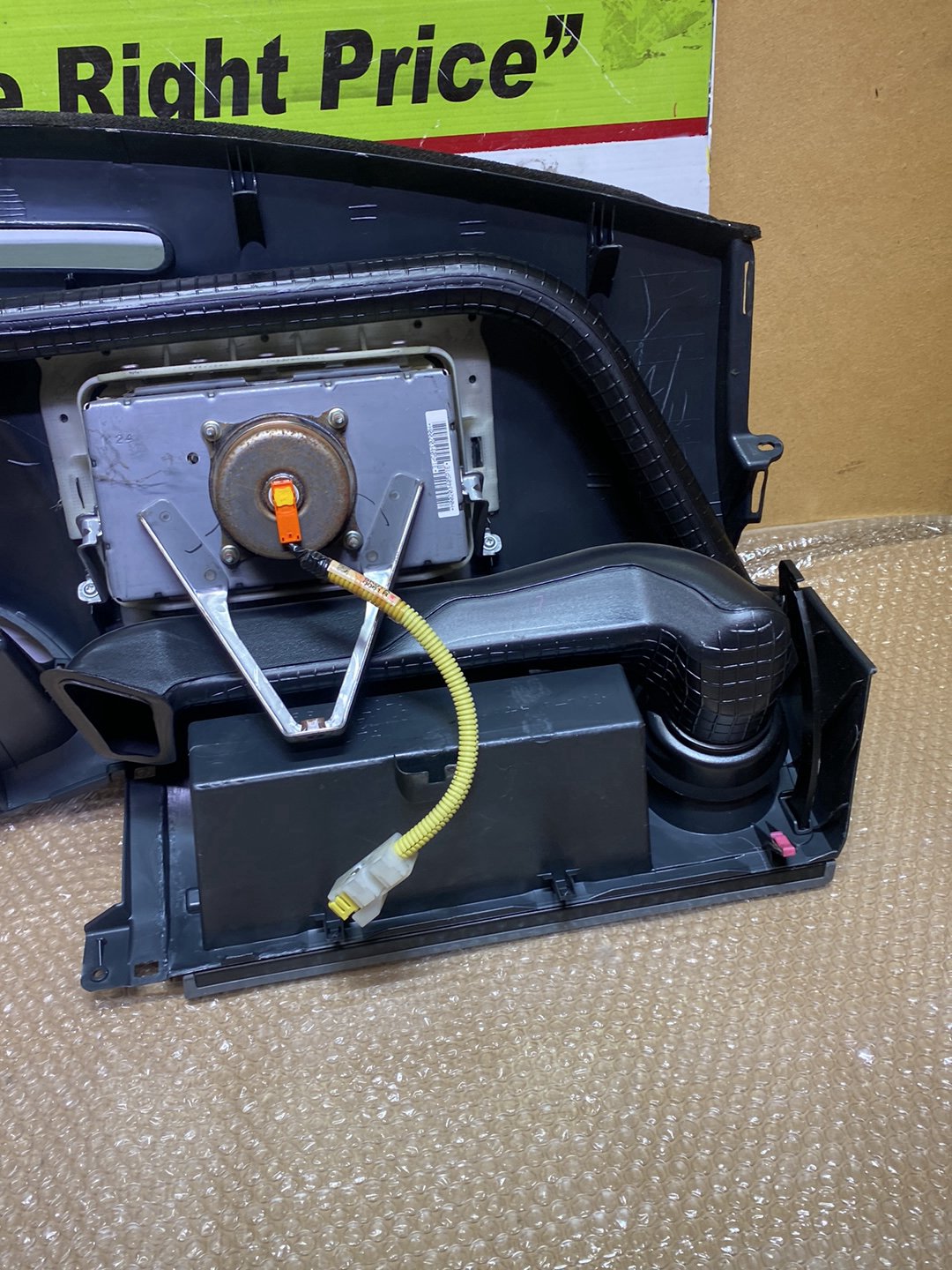 2006 Used Toyota Sienta - Dash Assembly PN: see photos