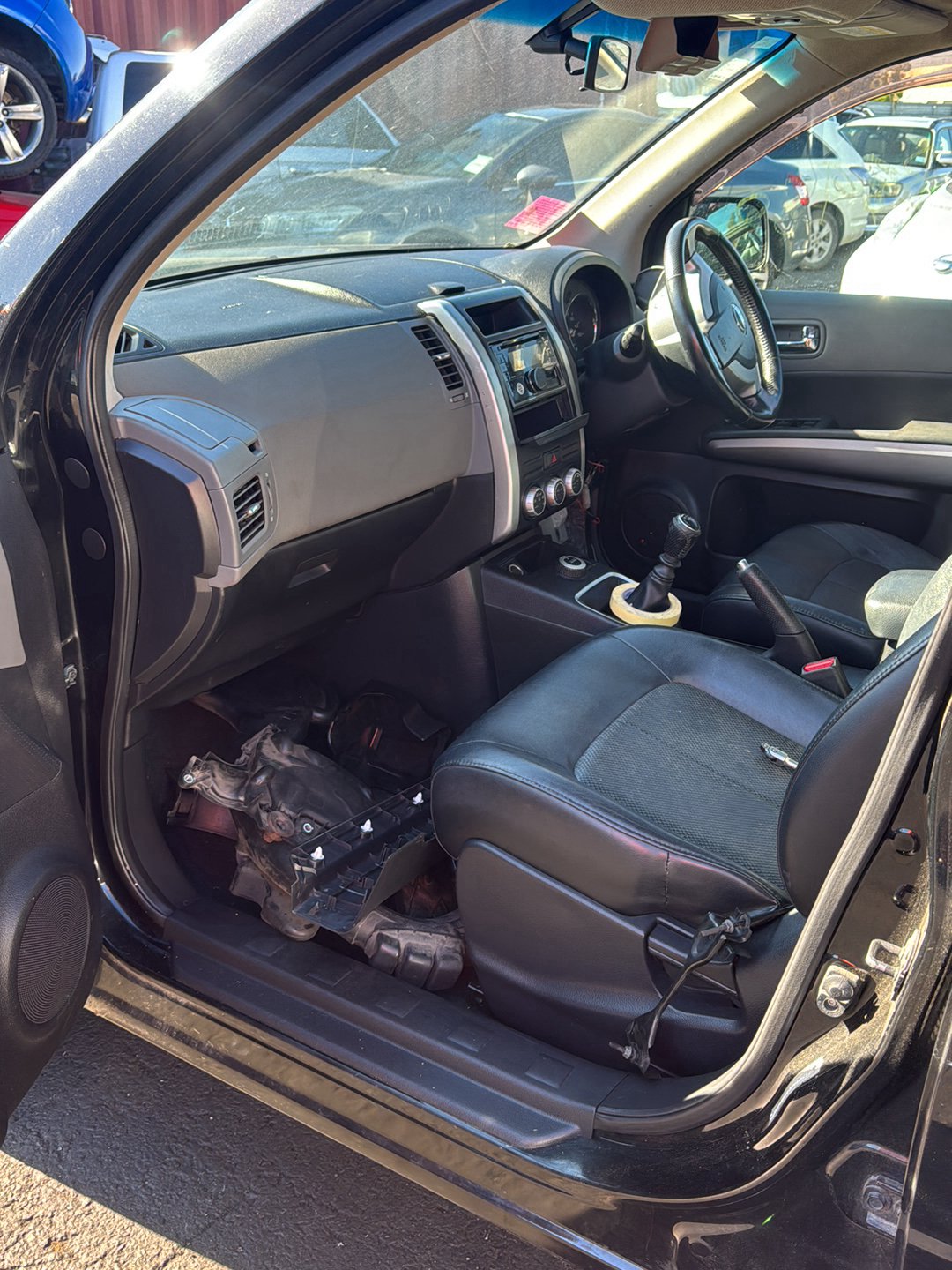 2009 Nissan X-Trail DNT31  Dismantling For Parts