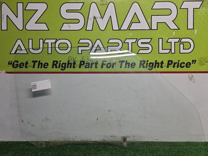 1990 Used Toyota Hiace - Right Front Door Glass PN: M30