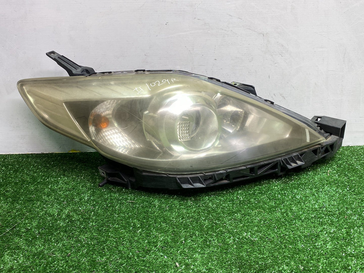 2010 Mazda Premacy CREW - Right Headlight PN: STANLEY P7134