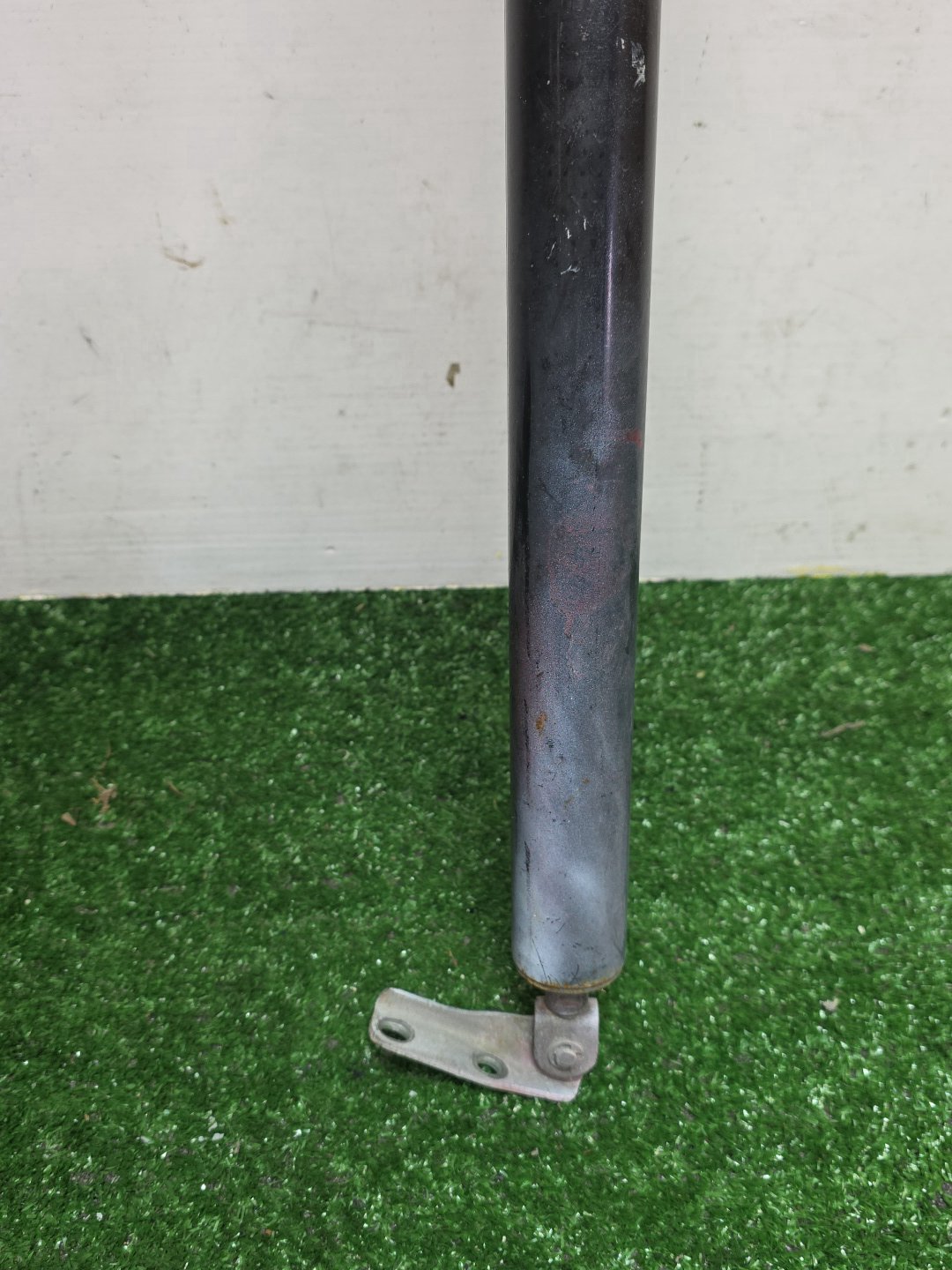 1990 Used Toyota Corolla RZH102-8000415 - Left Tailgate Strut PN: