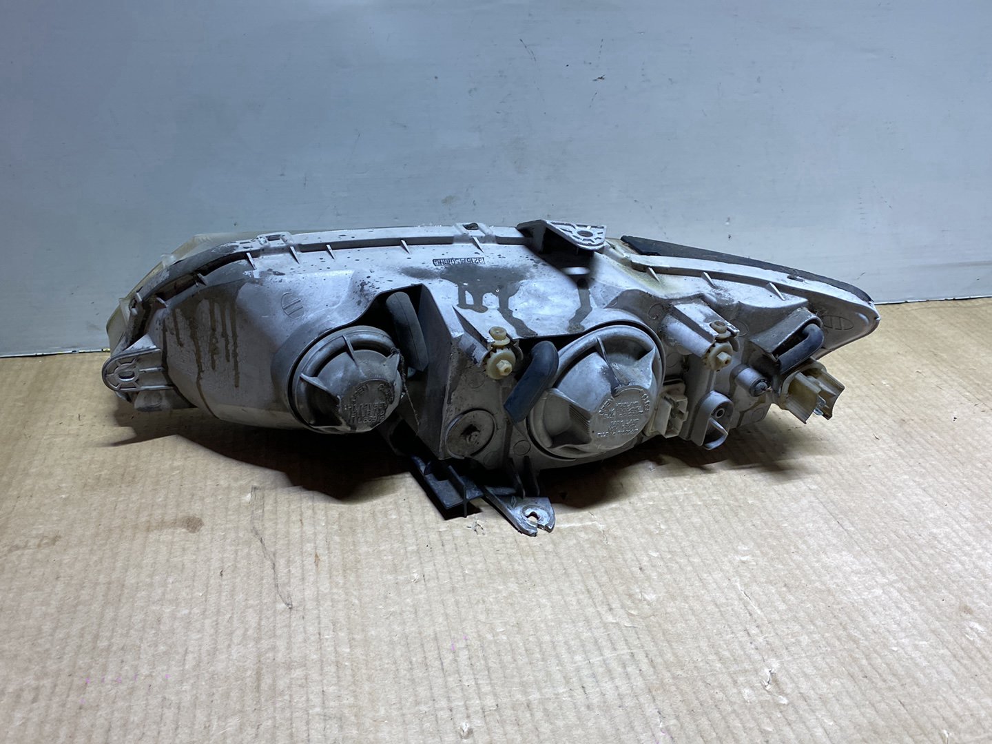 2004 Holden Commodore VY - Right Headlight