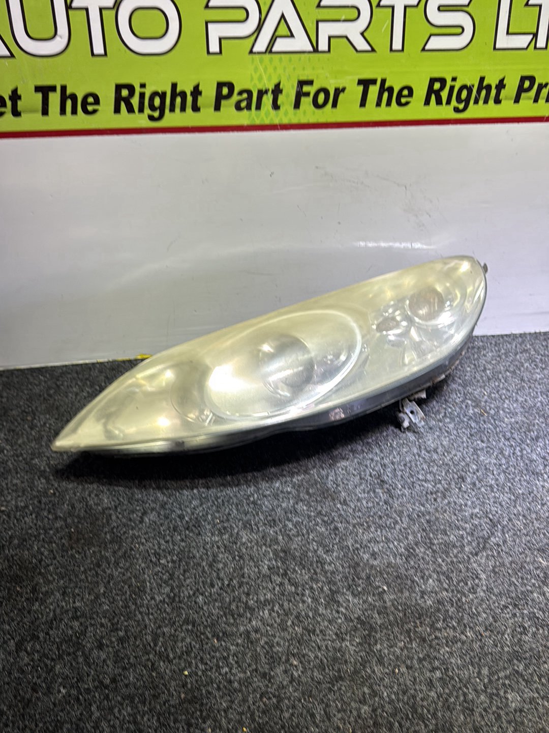 2006 Peugeot 407 - Left Headlight PN: 0 301 213 601