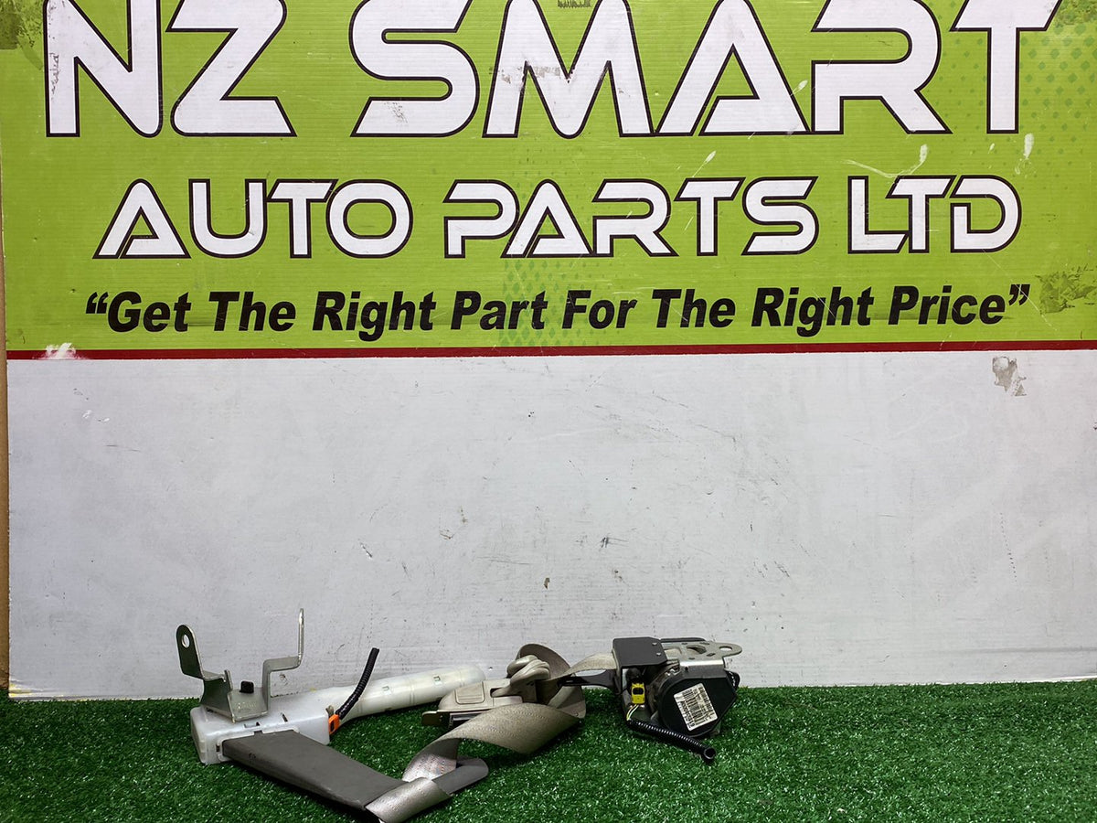 2012 Nissan Leaf - Right Front Seat Belt PN: 618538000B