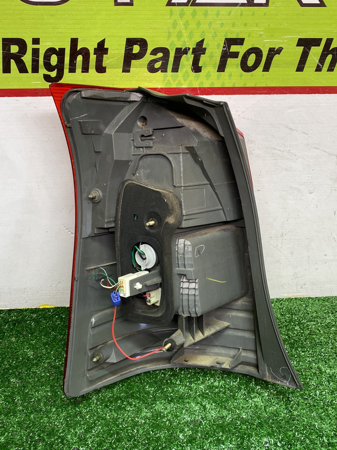 2004 Used Toyota Wish - Right Taillight PN: 68-3