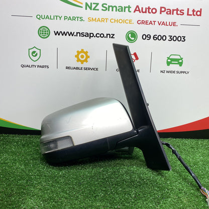 2008 Nissan Serena C25 - Right Door Mirror PN: 7 wires