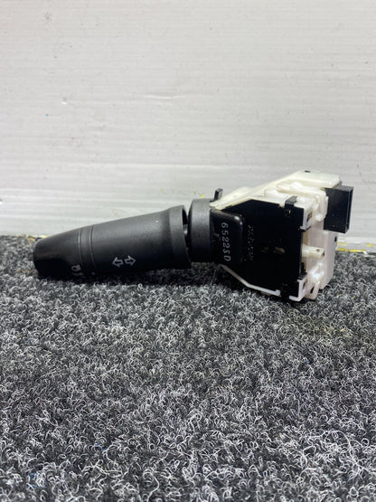 2006 Nissan Bluebird Sylphy - Headlight Switch PN: 25540EW00A