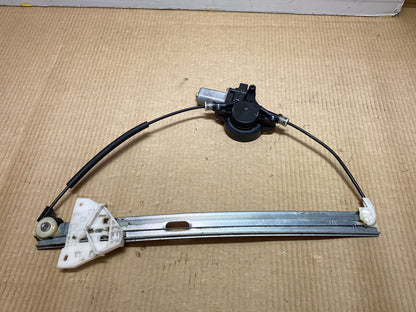 2010 Mazda Axela - Right Front Window Regulator/Motor
