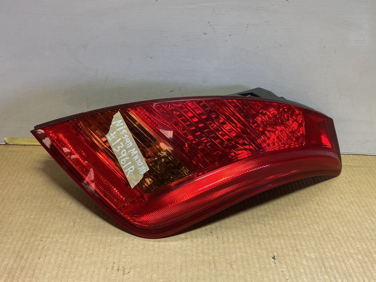 2005 Nissan Murano - Right Taillight PN: Koito 220-63779/ 26550CB025